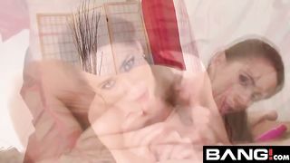 Подборка с женщинами, мужчины которым кончают на лобок